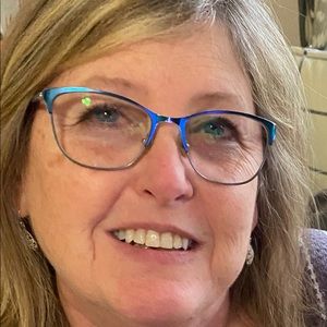 Meet your Posher, Deborah